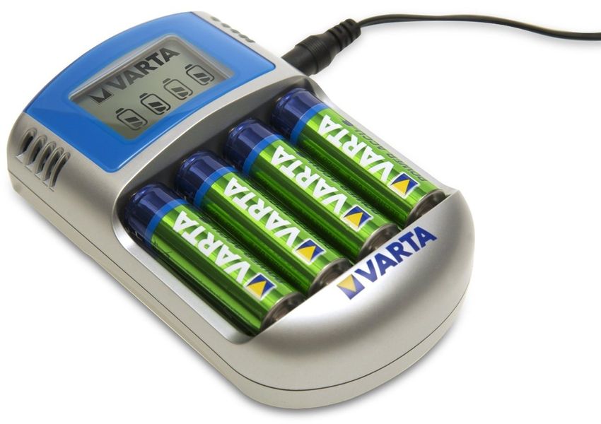 Зарядка для акумуляторної батарейки Varta LCD Charger 4xAA 2500 mAh n.8.8.6.2 фото